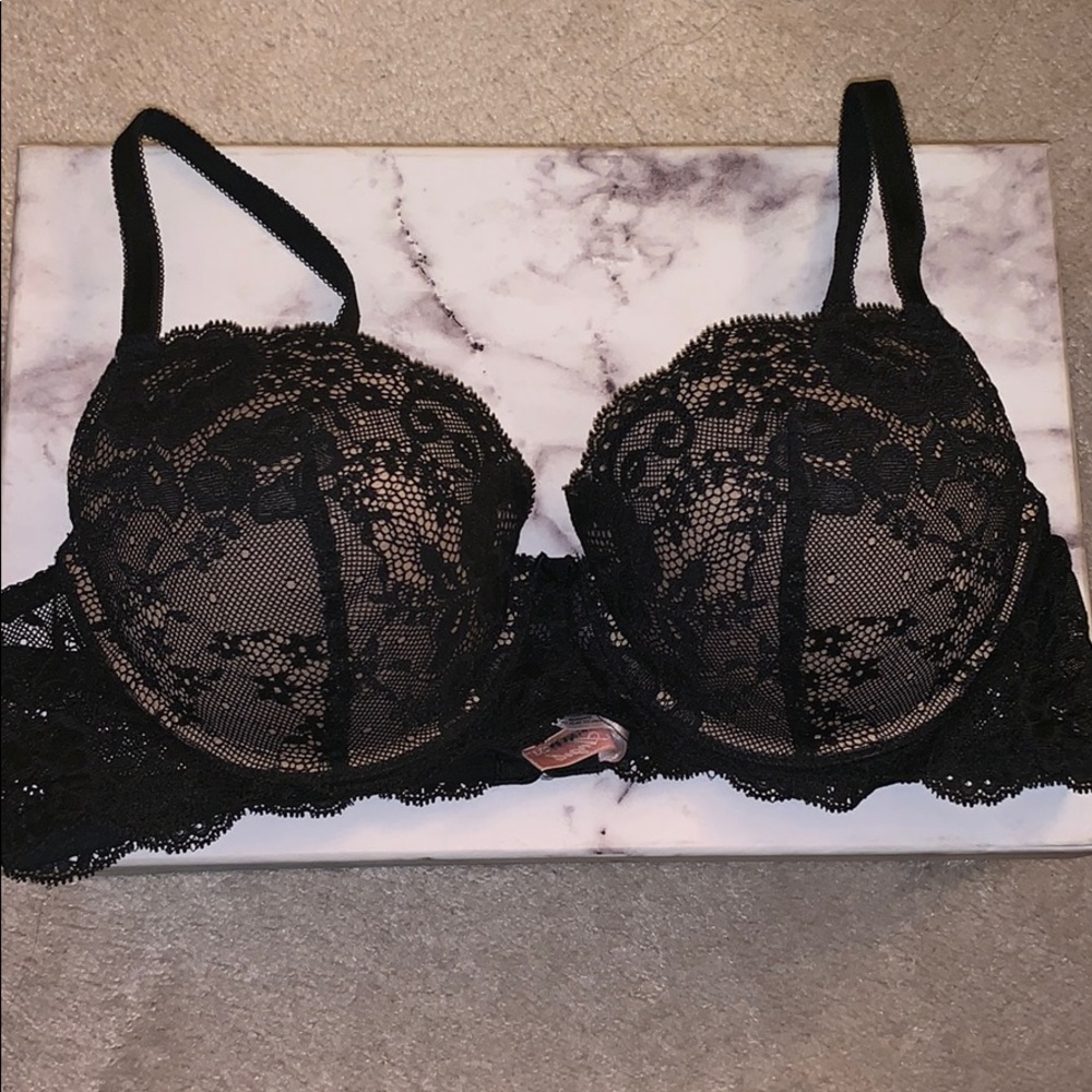 VS Angels Lacy Lined Demi Bra